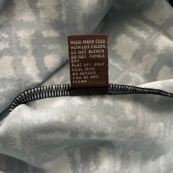 J. McLaughlin Stretch Pencil Skirt - Picture 6 of 7